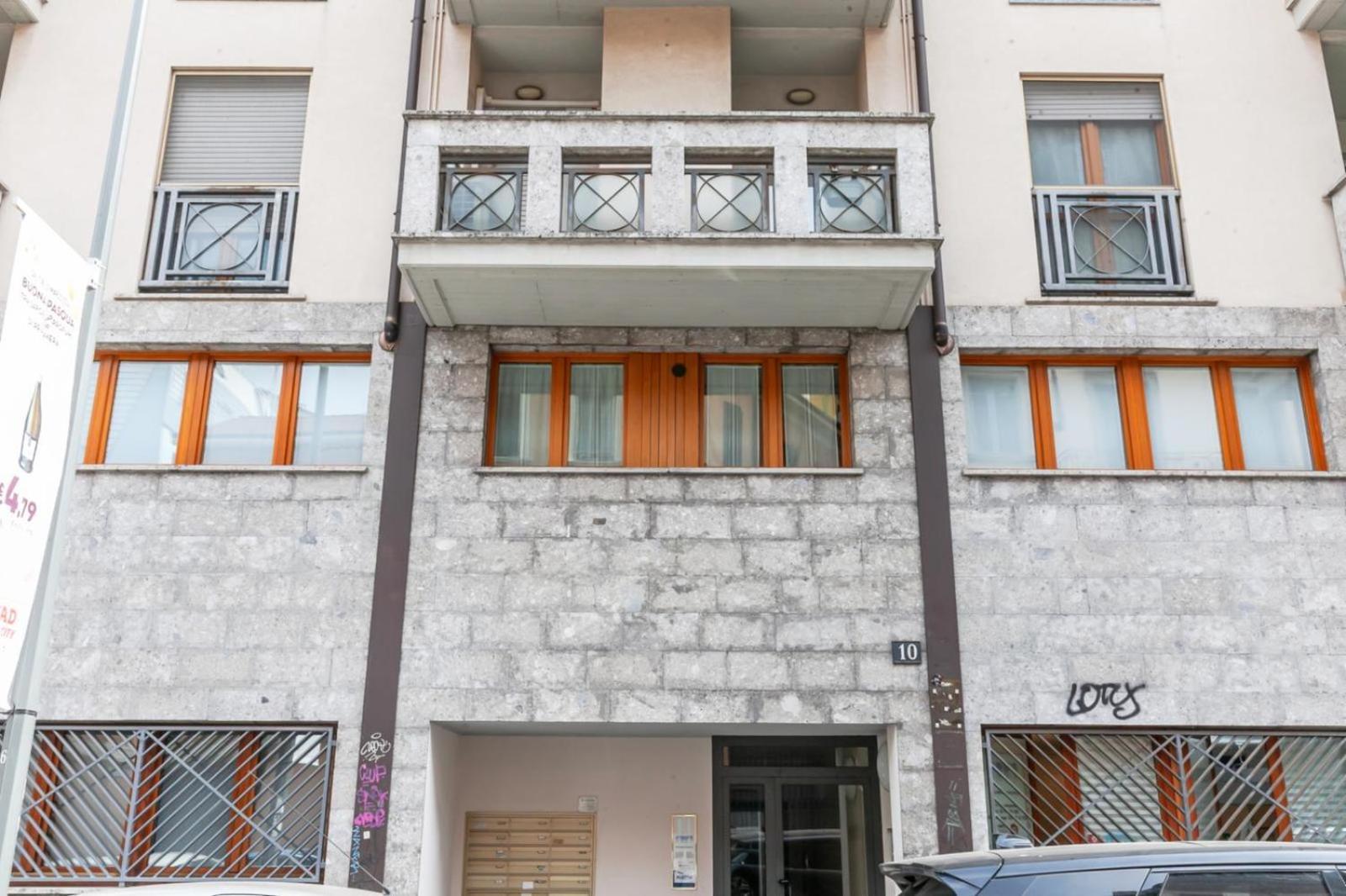 "Cine Cozy Loft" 3 Min Walk To Porta Romana Metro Station & Qc Terme Милан Экстерьер фото
